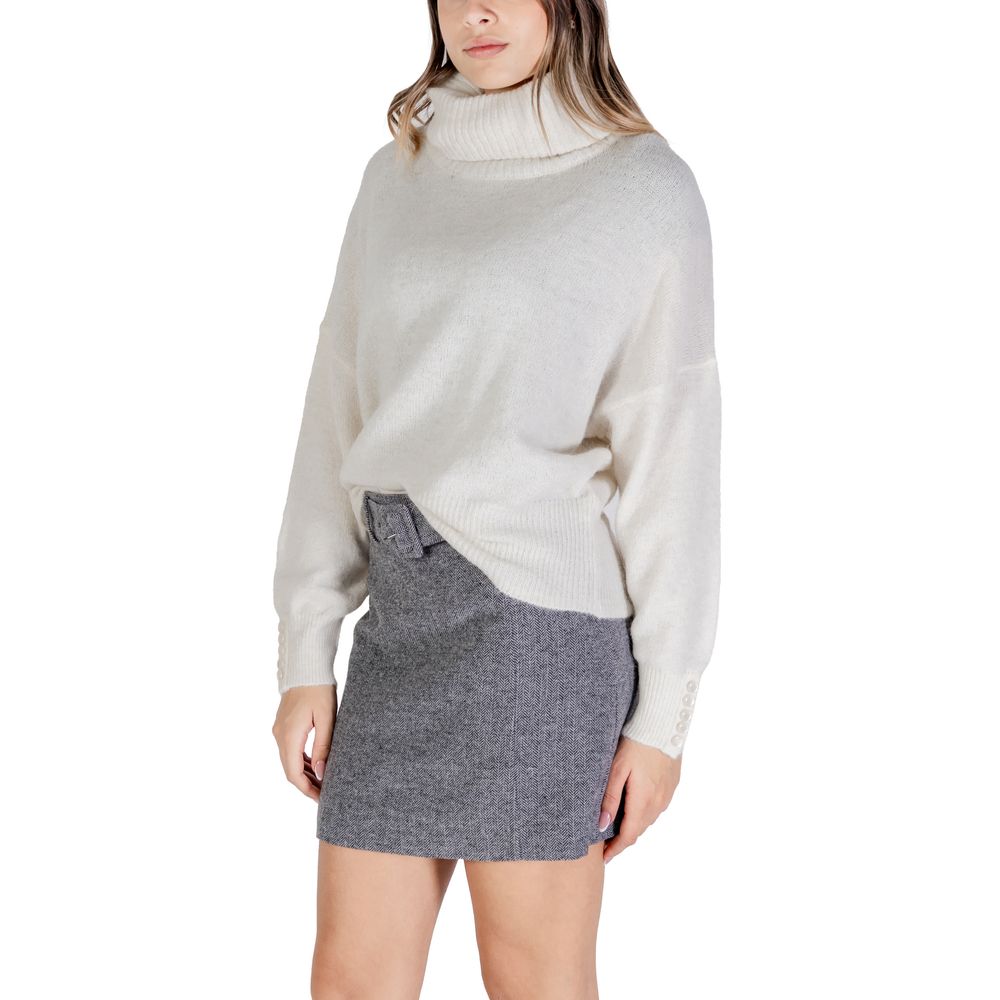 ICHI Cream Marabou Turtleneck